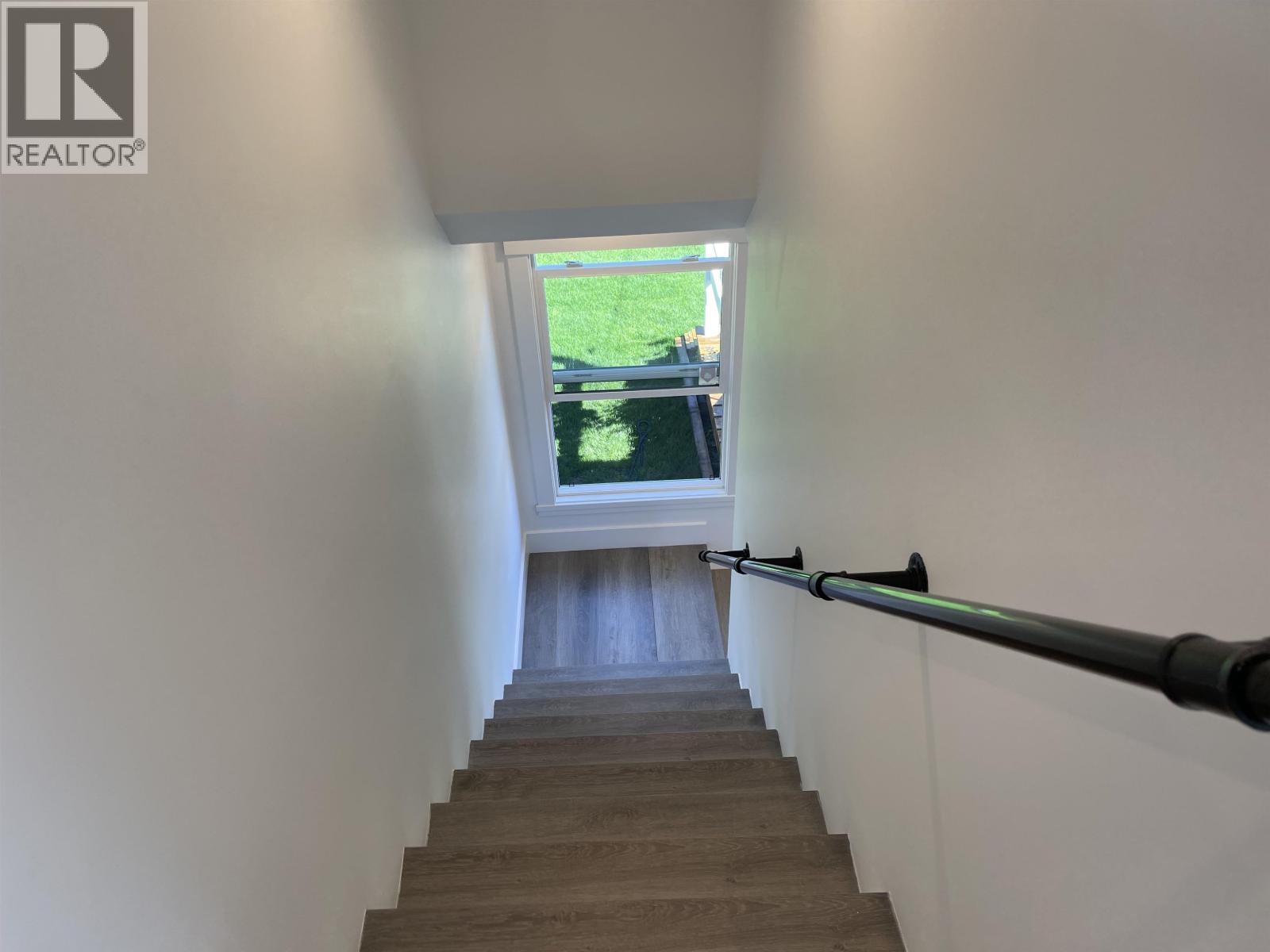 500 DOUGLAS CRESCENT, Richmond