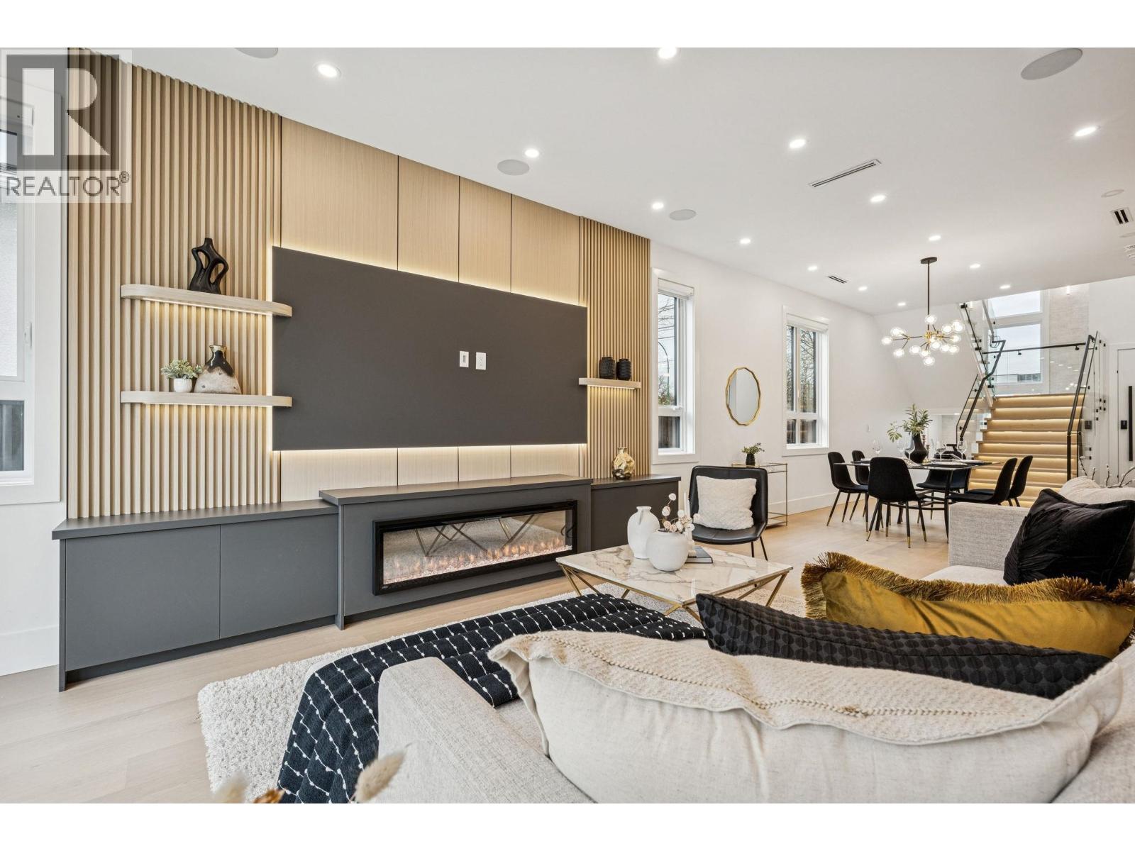 2 6362 CURTIS STREET