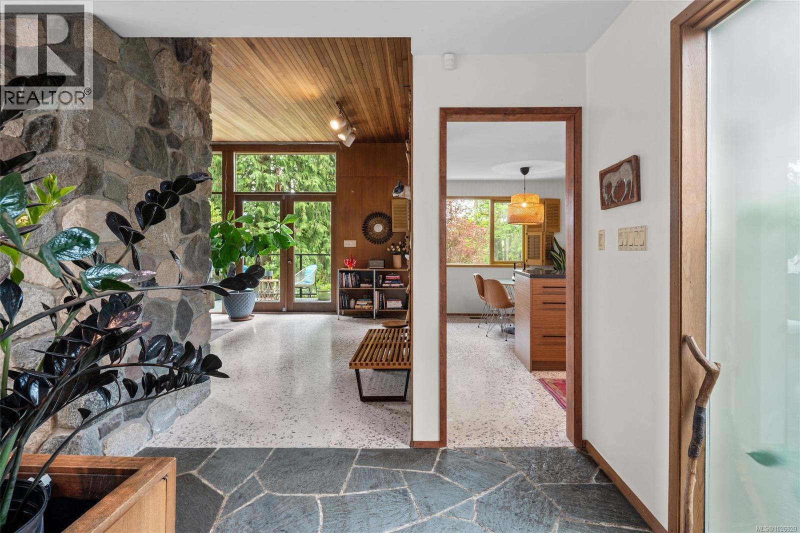 6110 Grieve Rd, Duncan