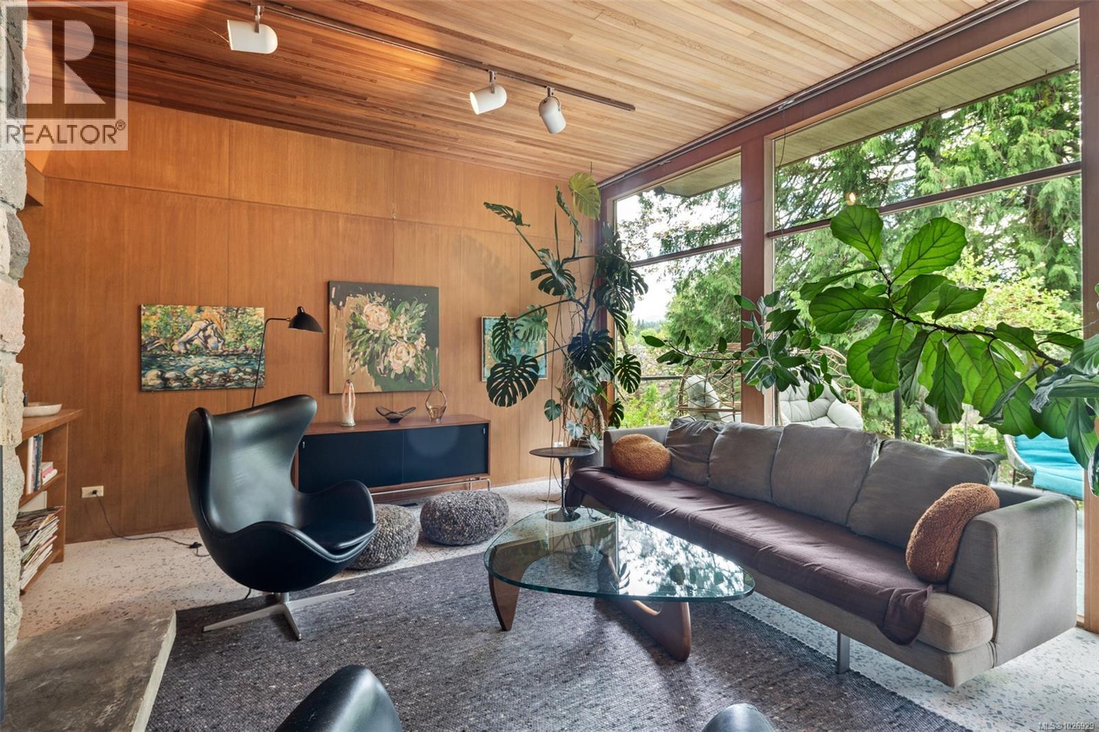 6110 Grieve Rd, Duncan