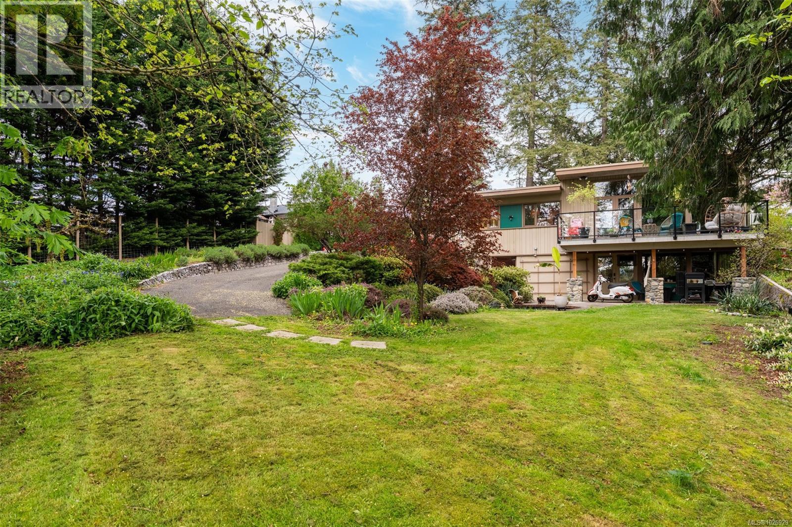 6110 Grieve Rd, Duncan