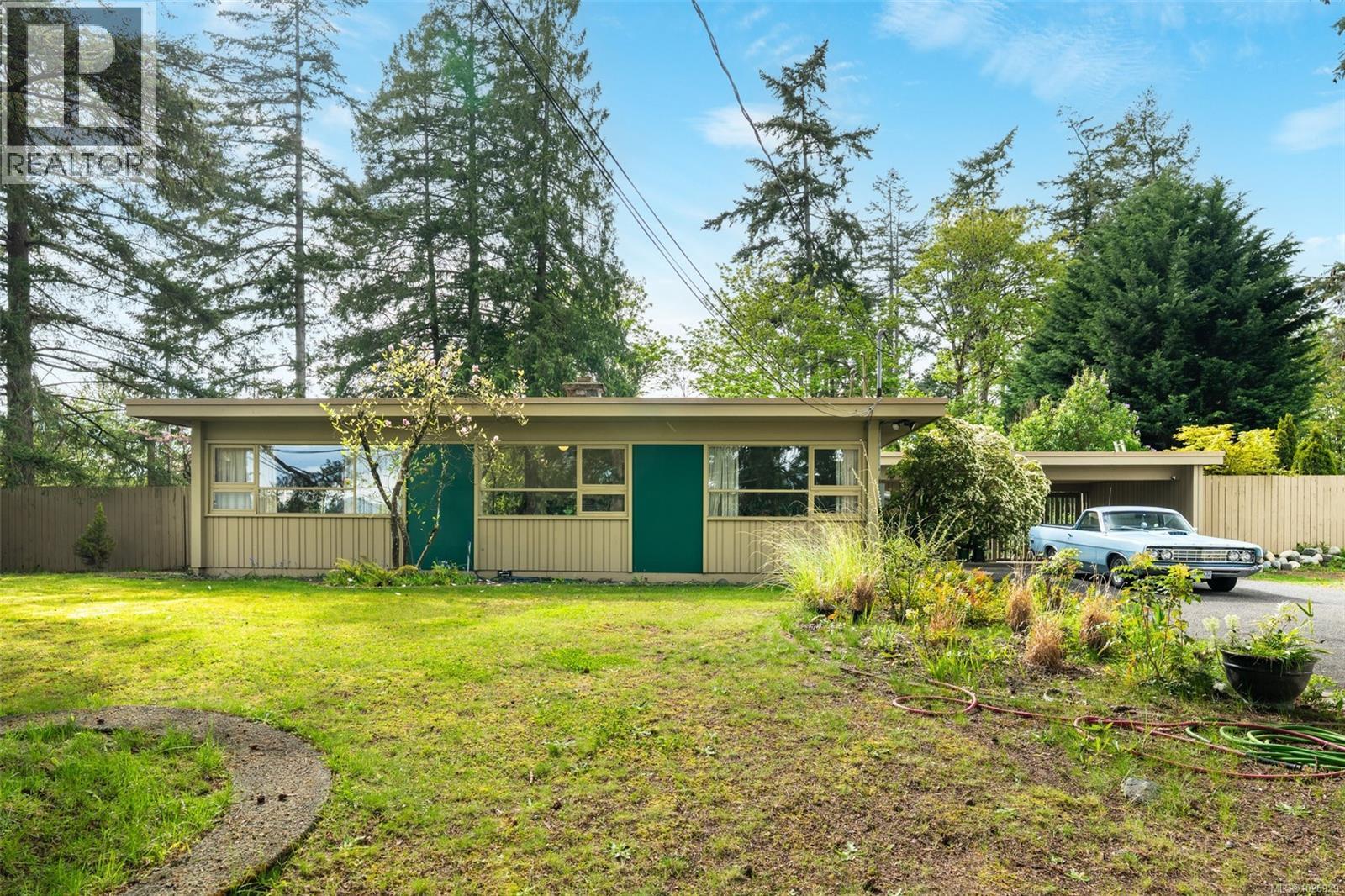 6110 Grieve Rd, Duncan