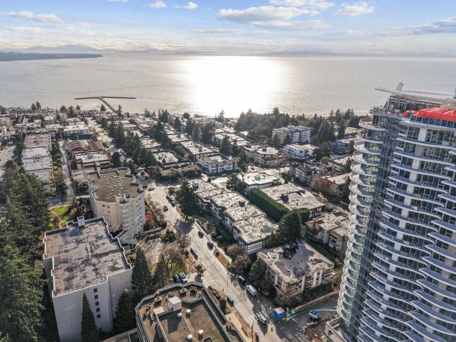 308 1437 FOSTER STREET, White Rock