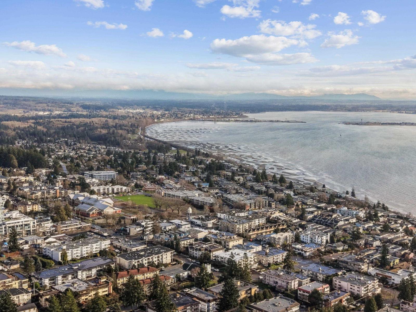 308 1437 FOSTER STREET, White Rock