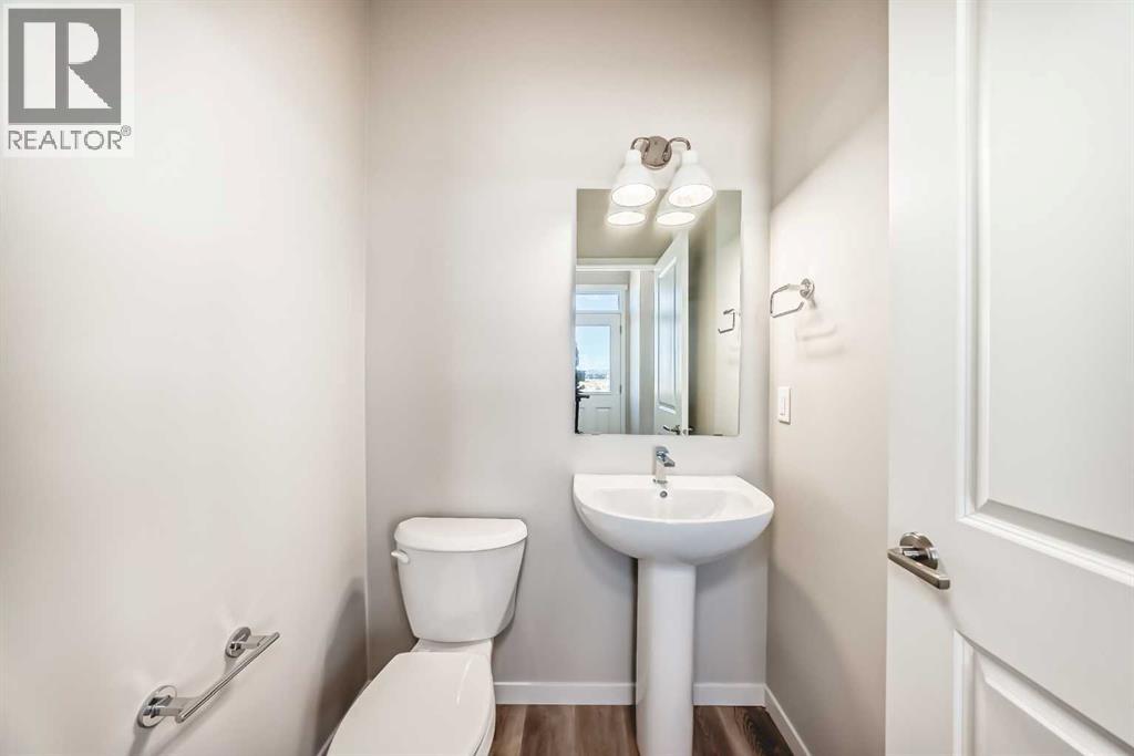 Single Family House for Sale in  Hotchkiss Road SE Hotchkiss Calgary 