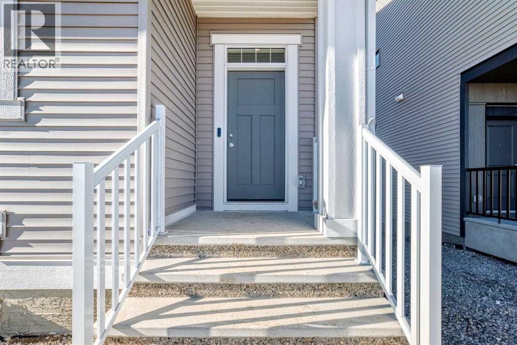 Single Family House for Sale in  Hotchkiss Road SE Hotchkiss Calgary 