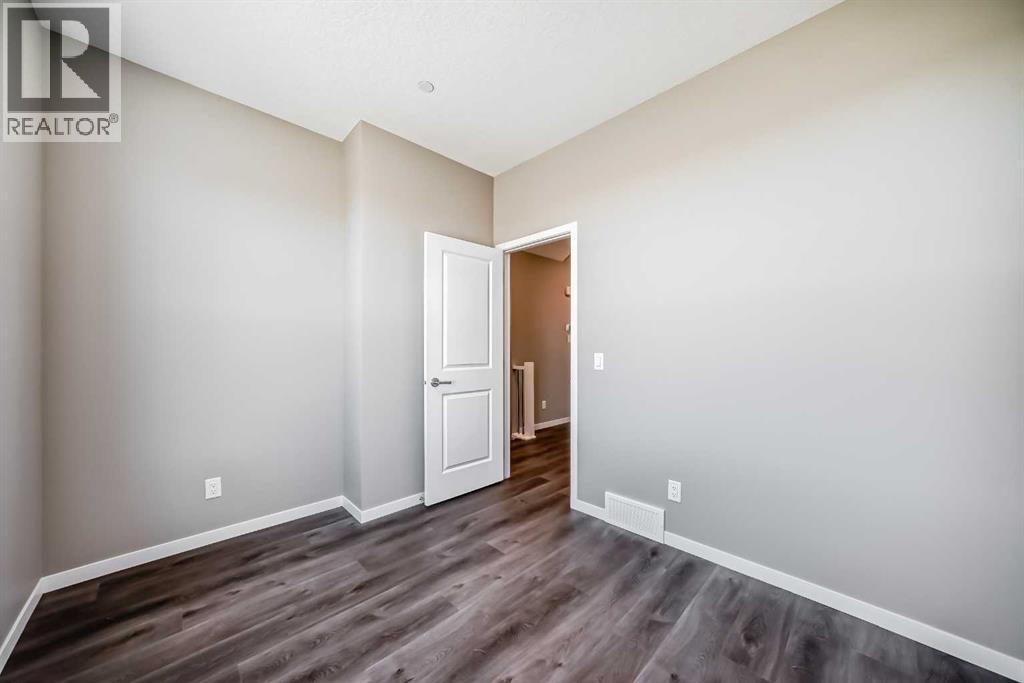 Single Family House for Sale in  Hotchkiss Road SE Hotchkiss Calgary 