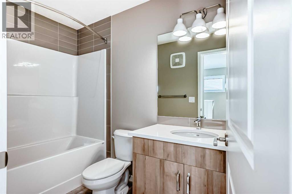 Single Family House for Sale in  Hotchkiss Road SE Hotchkiss Calgary 