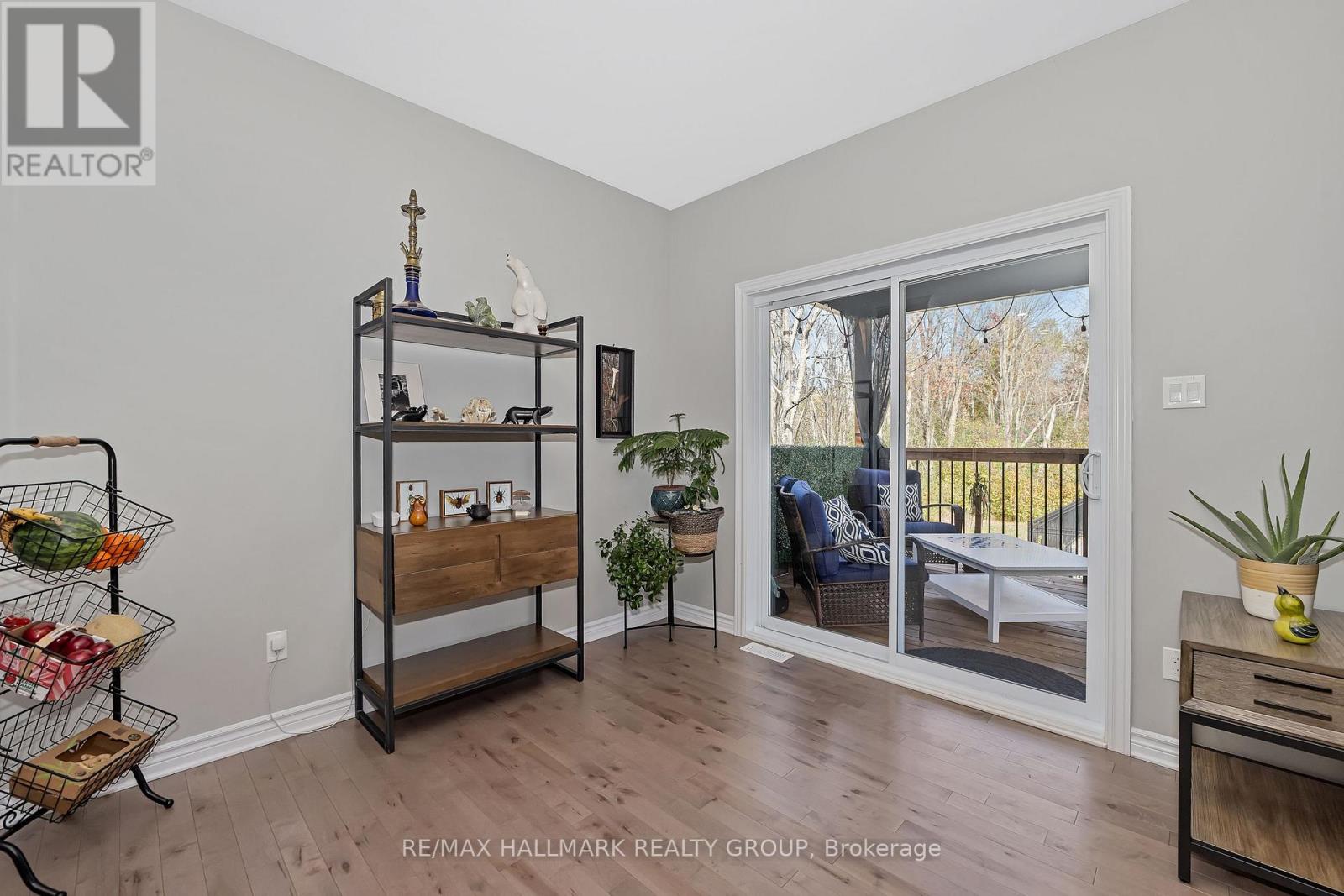 1350 COUNTRY LANE - 15