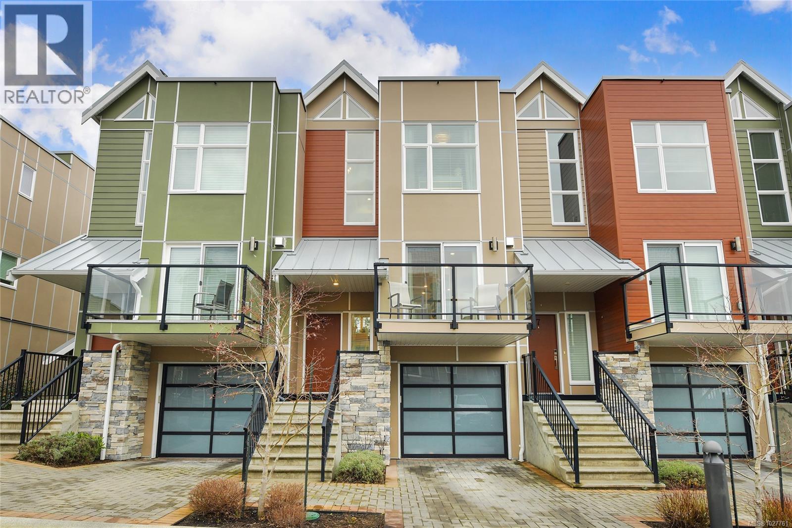 6 4355 Viewmont Avenue, Saanich