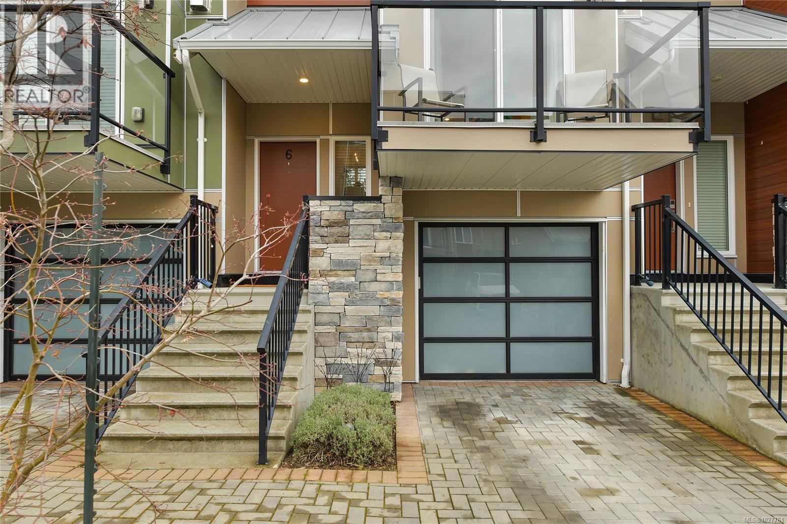 6 4355 Viewmont Avenue, Saanich