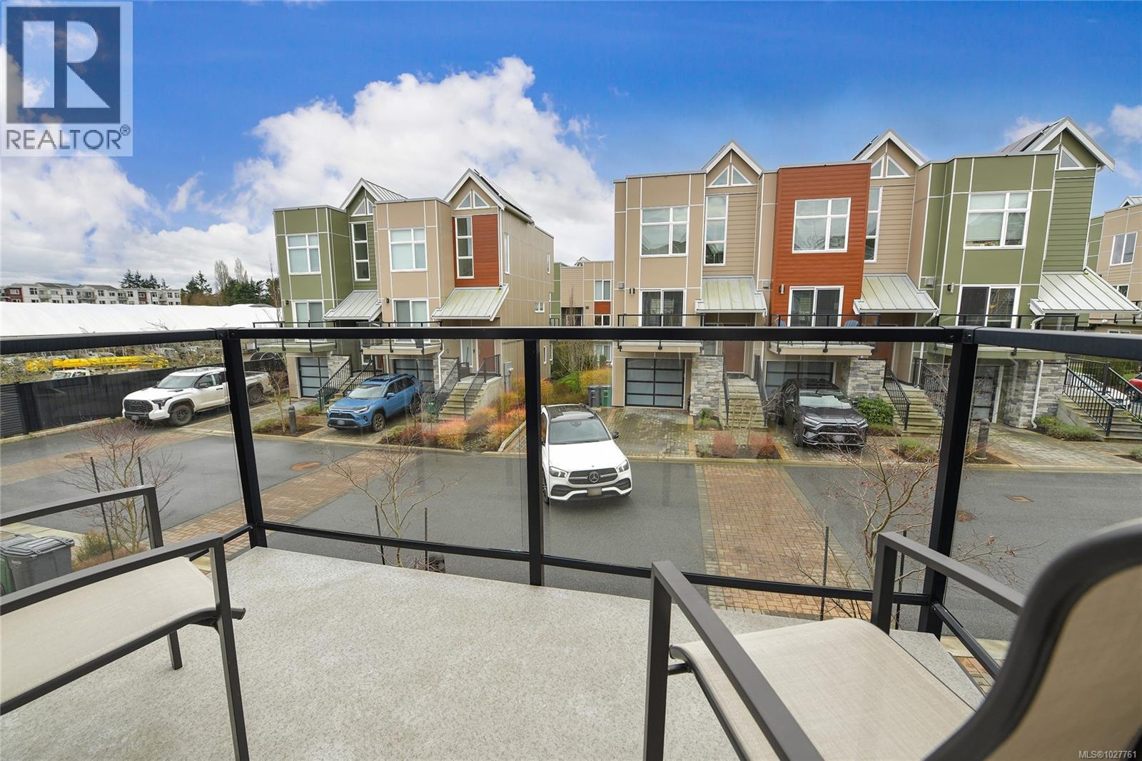 6 4355 Viewmont Avenue, Saanich