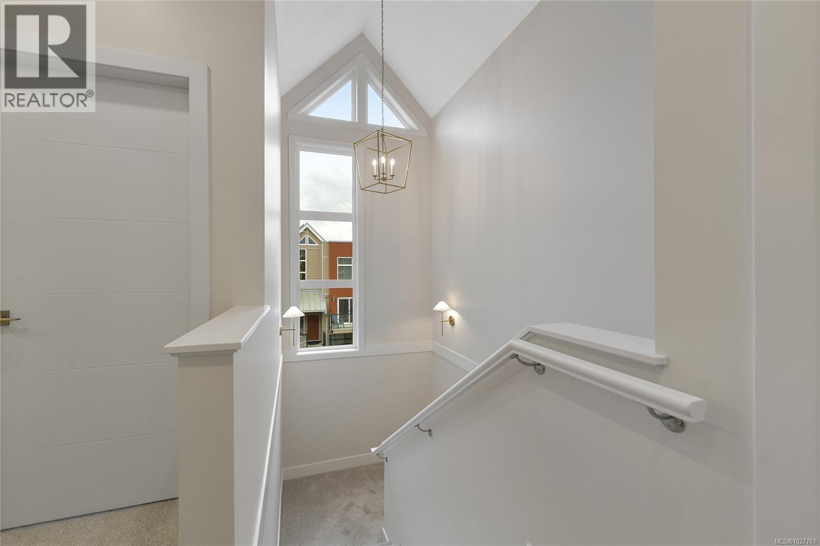 6 4355 Viewmont Avenue, Saanich