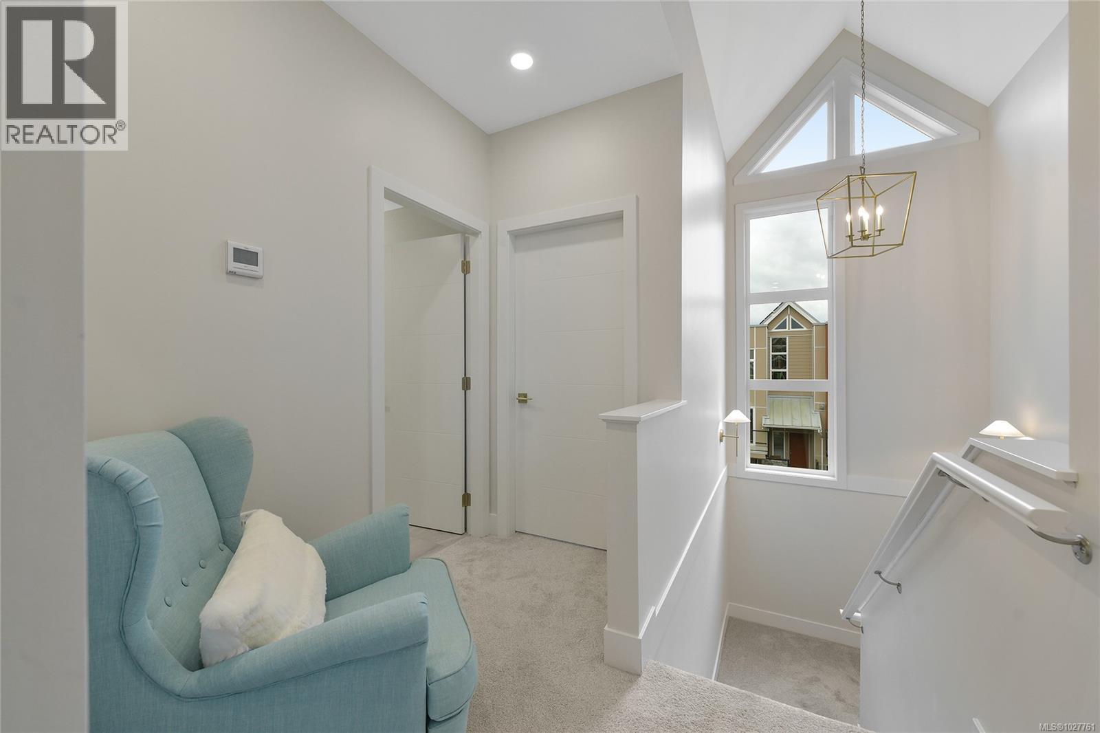 6 4355 Viewmont Avenue, Saanich