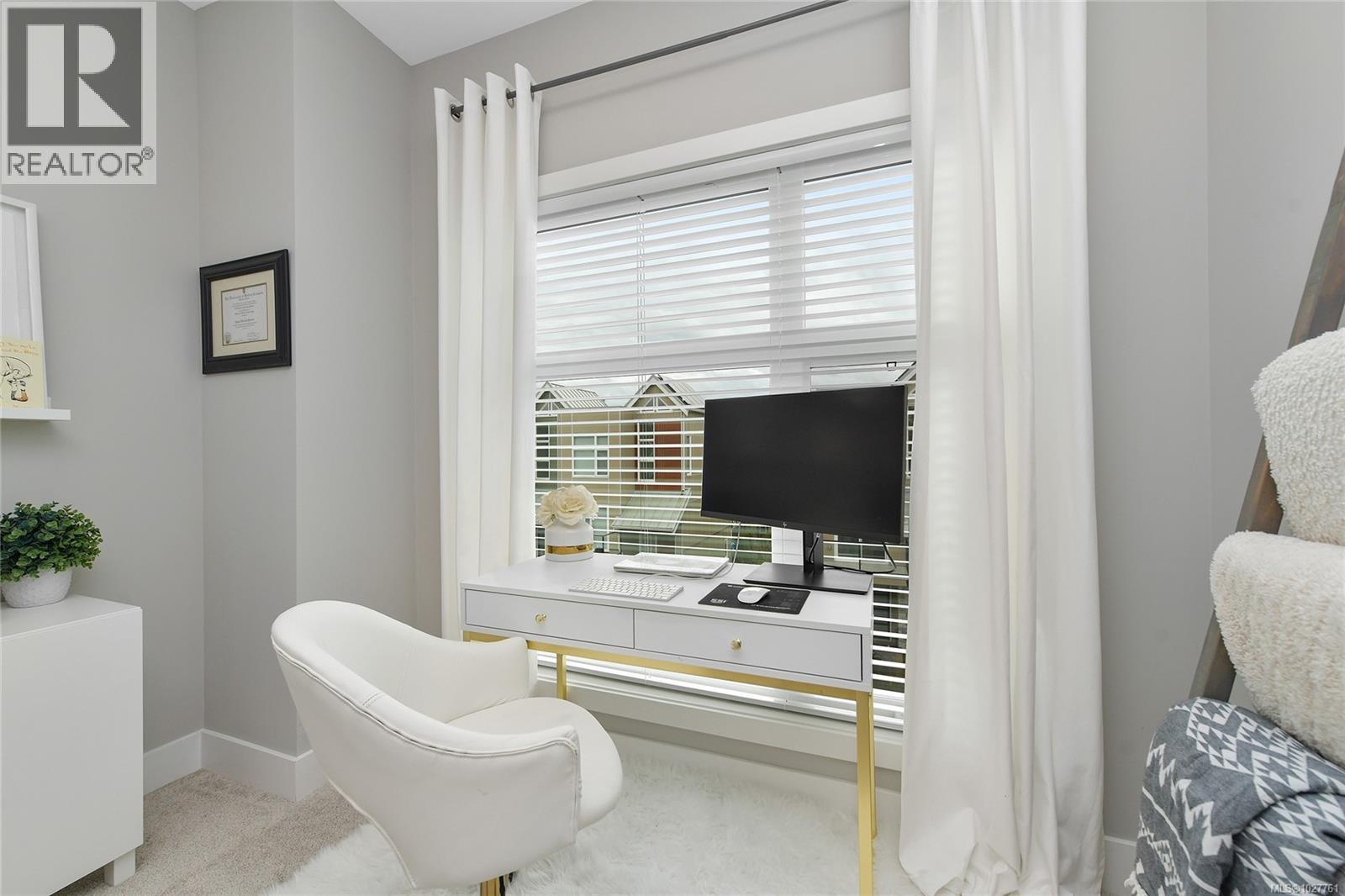 6 4355 Viewmont Avenue, Saanich