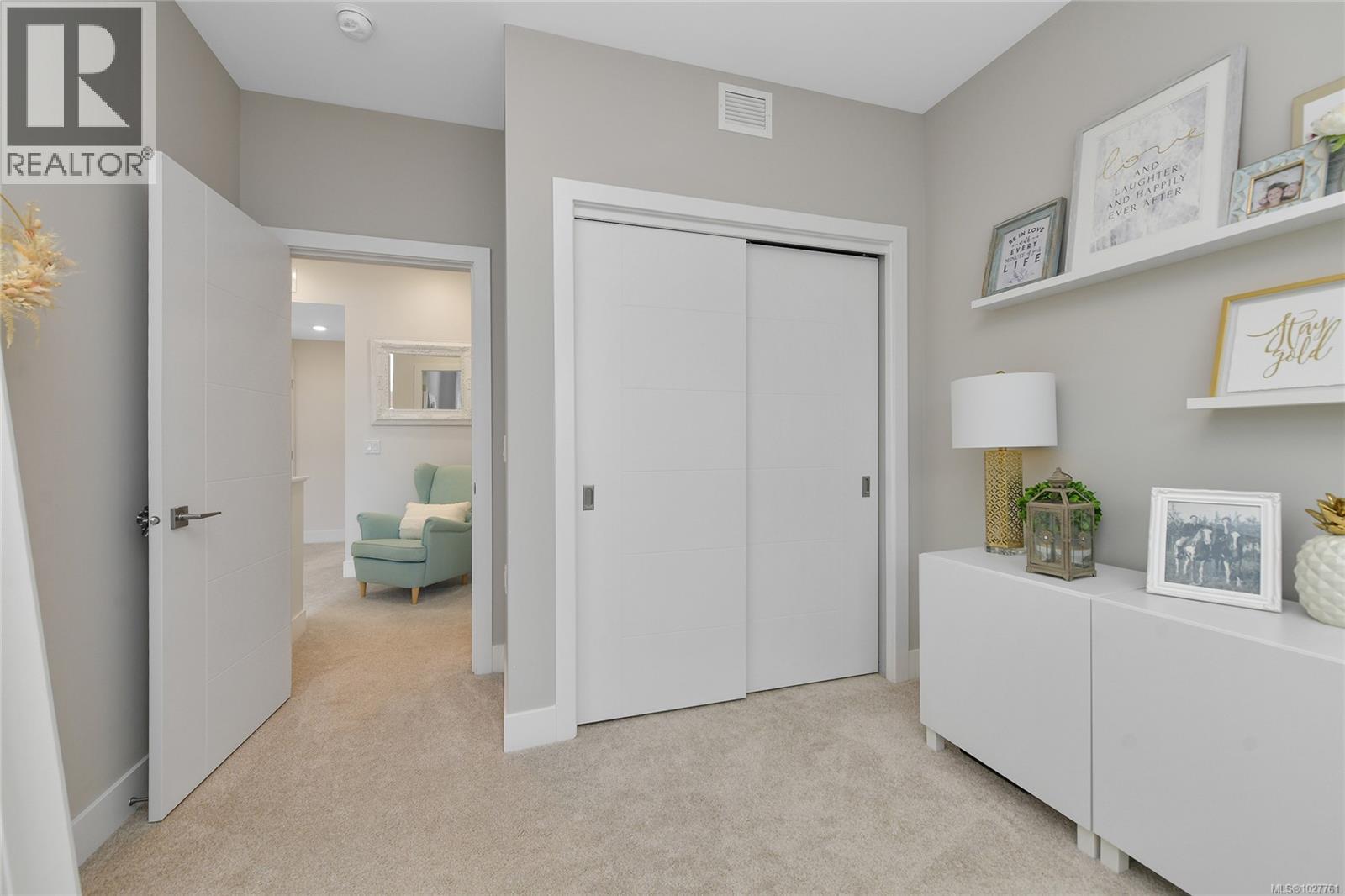 6 4355 Viewmont Avenue, Saanich