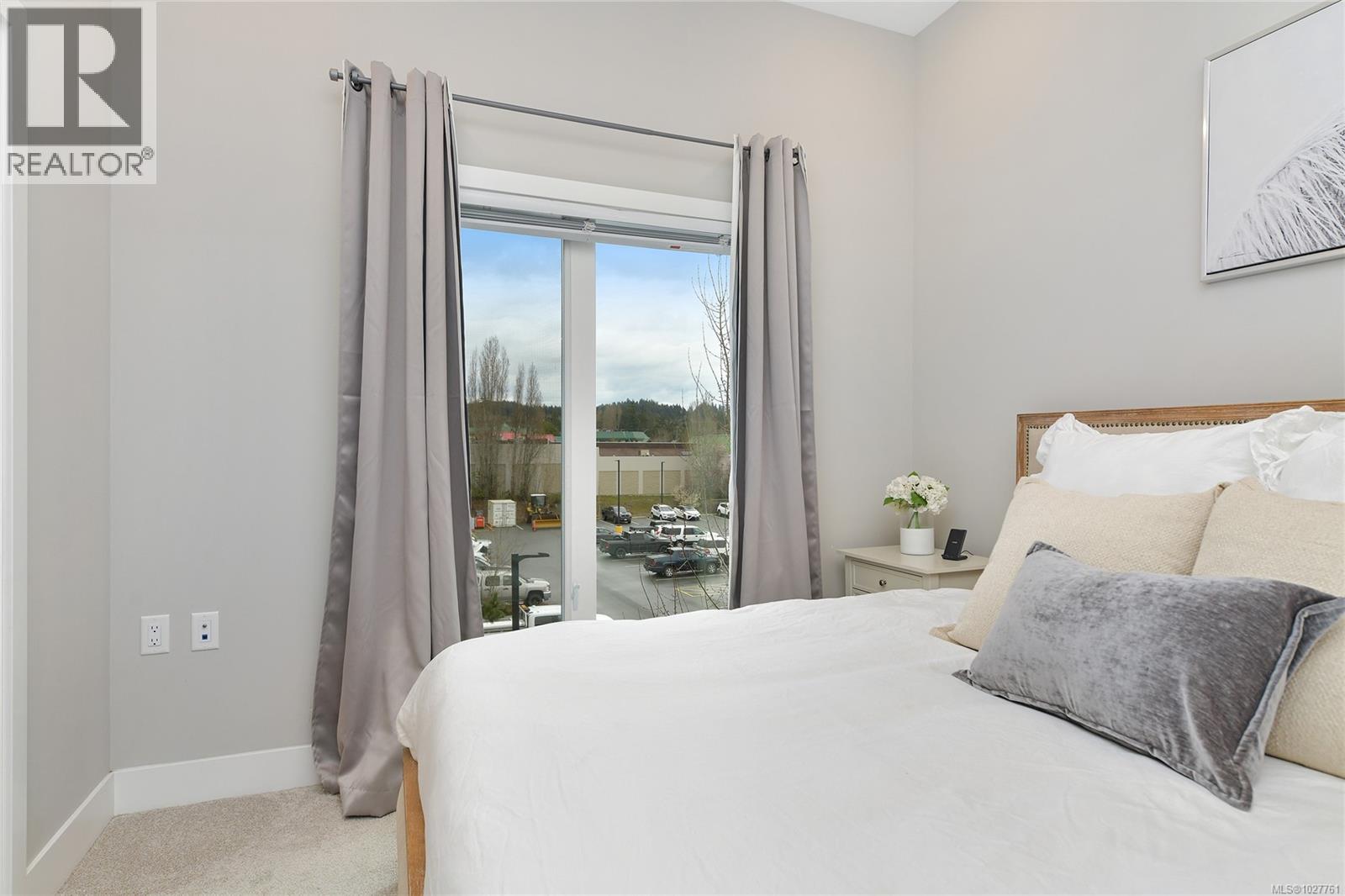 6 4355 Viewmont Avenue, Saanich