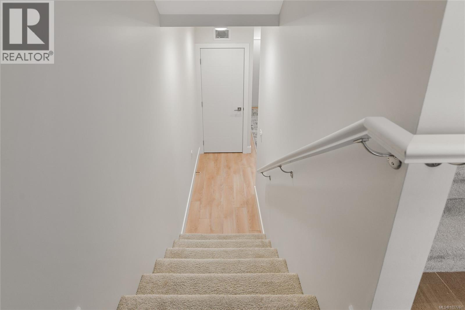 6 4355 Viewmont Avenue, Saanich