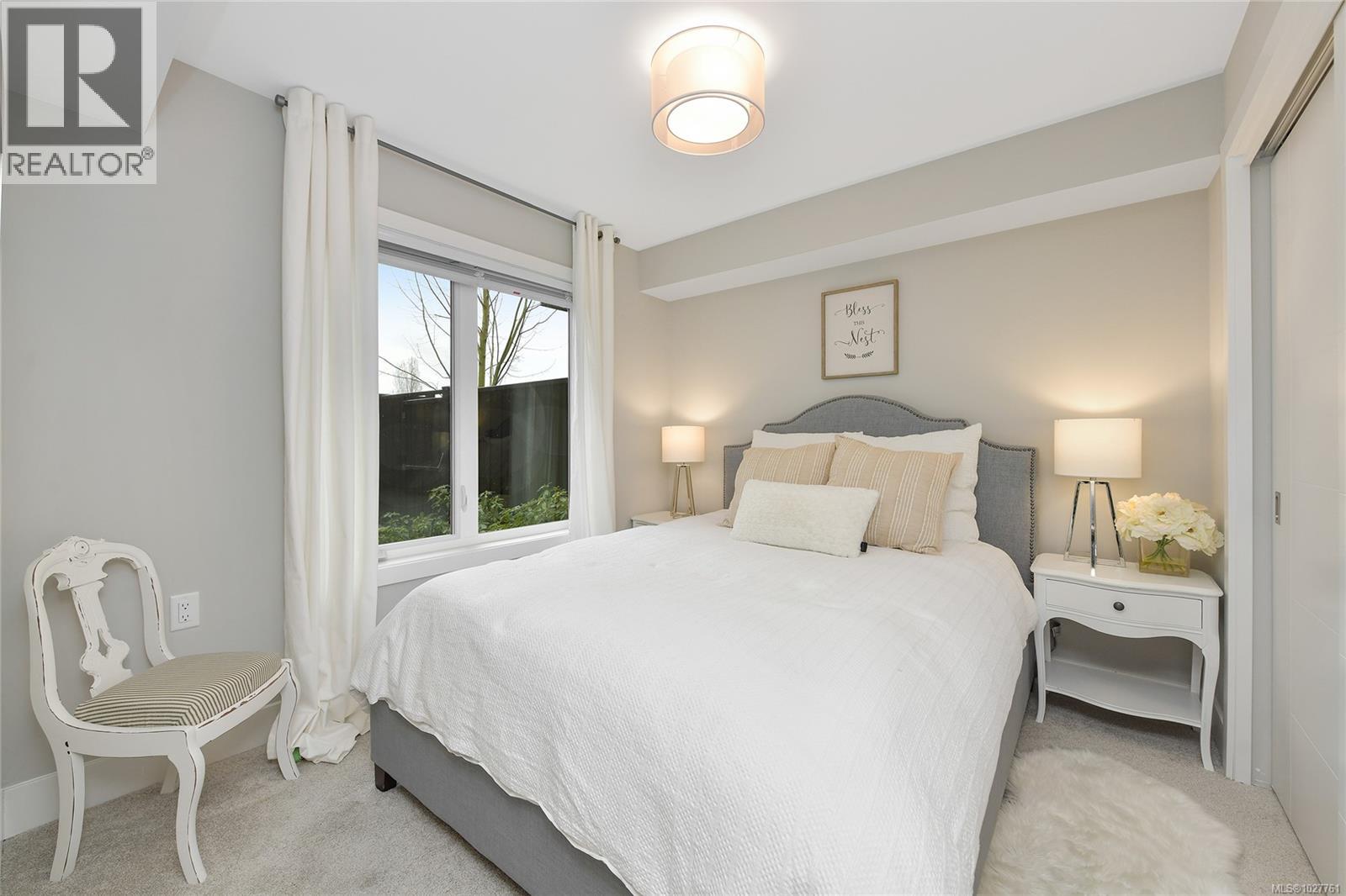 6 4355 Viewmont Avenue, Saanich