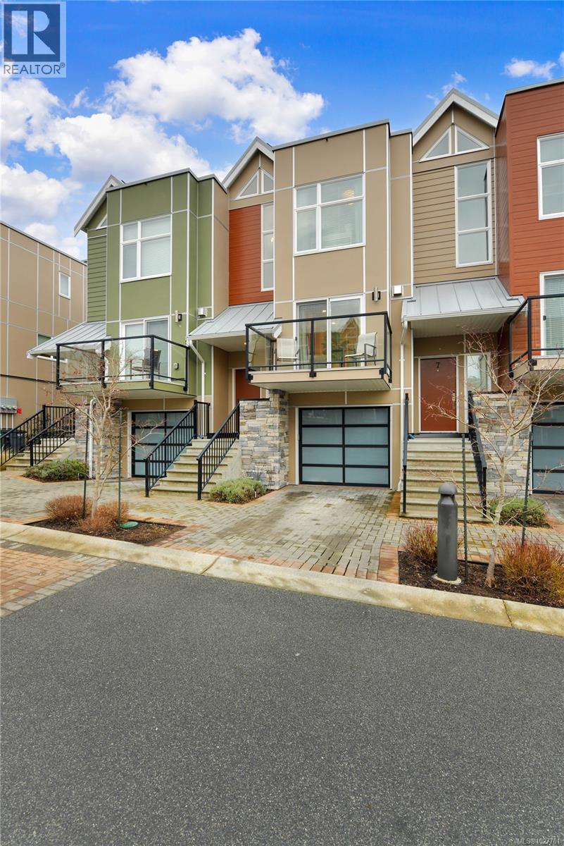 6 4355 Viewmont Avenue, Saanich