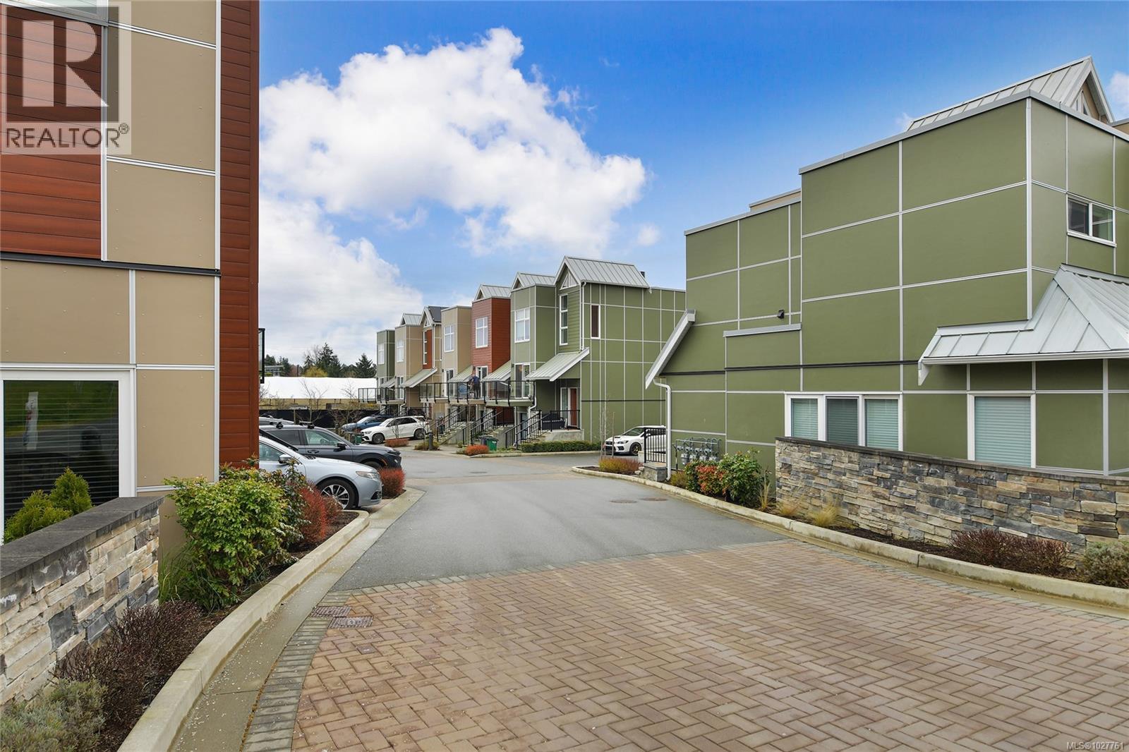 6 4355 Viewmont Avenue, Saanich