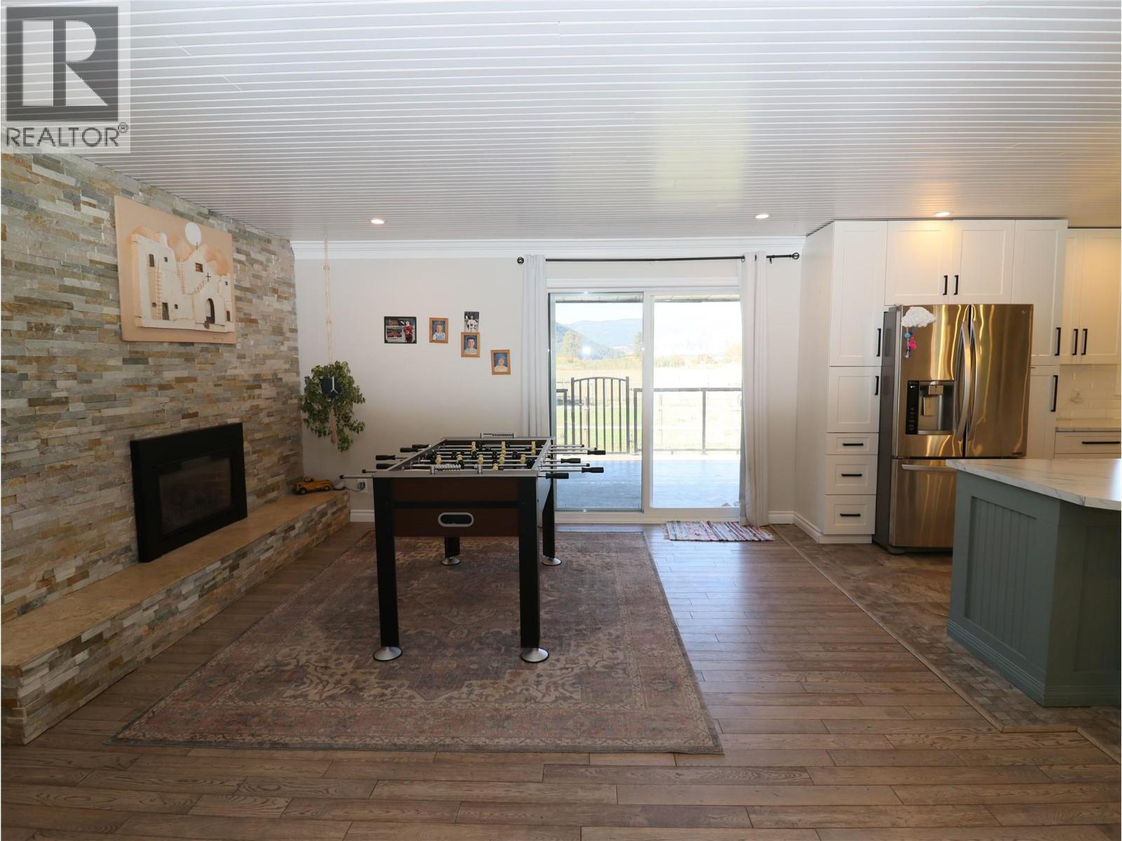 5015 SIMINOFF Road, Grand Forks