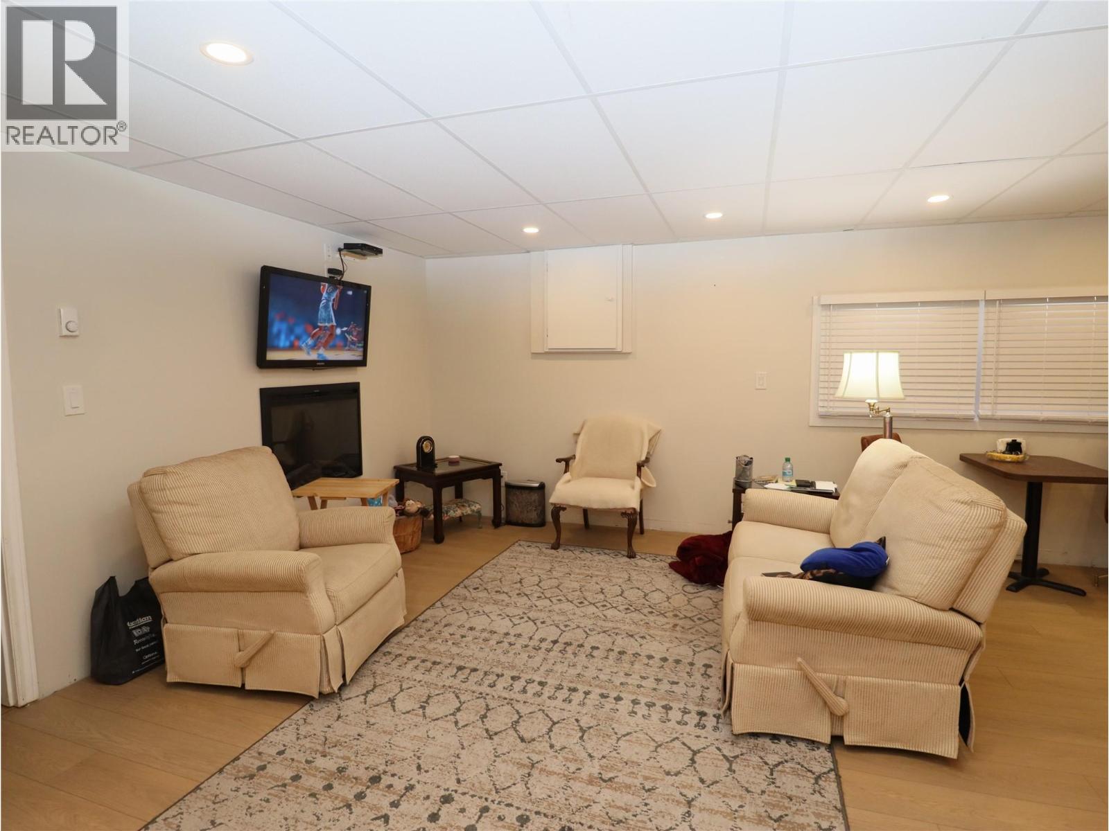 5015 SIMINOFF Road, Grand Forks