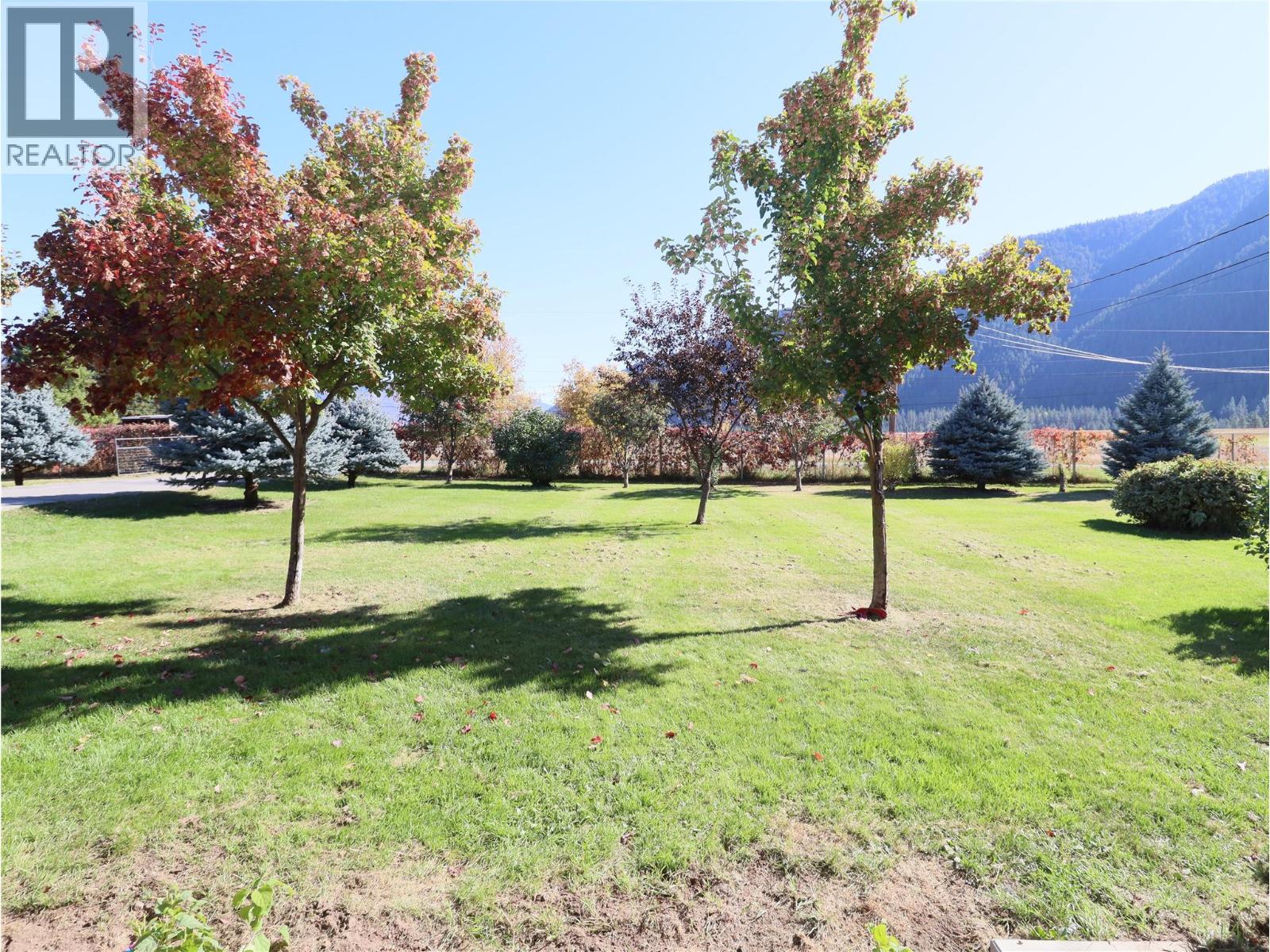 5015 SIMINOFF Road, Grand Forks