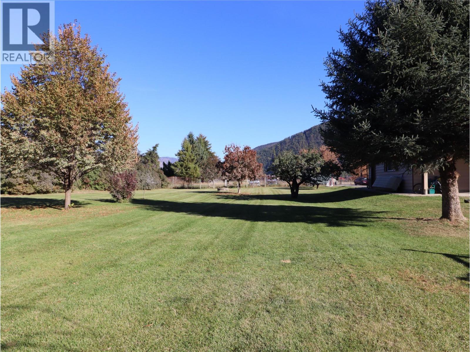 5015 SIMINOFF Road, Grand Forks