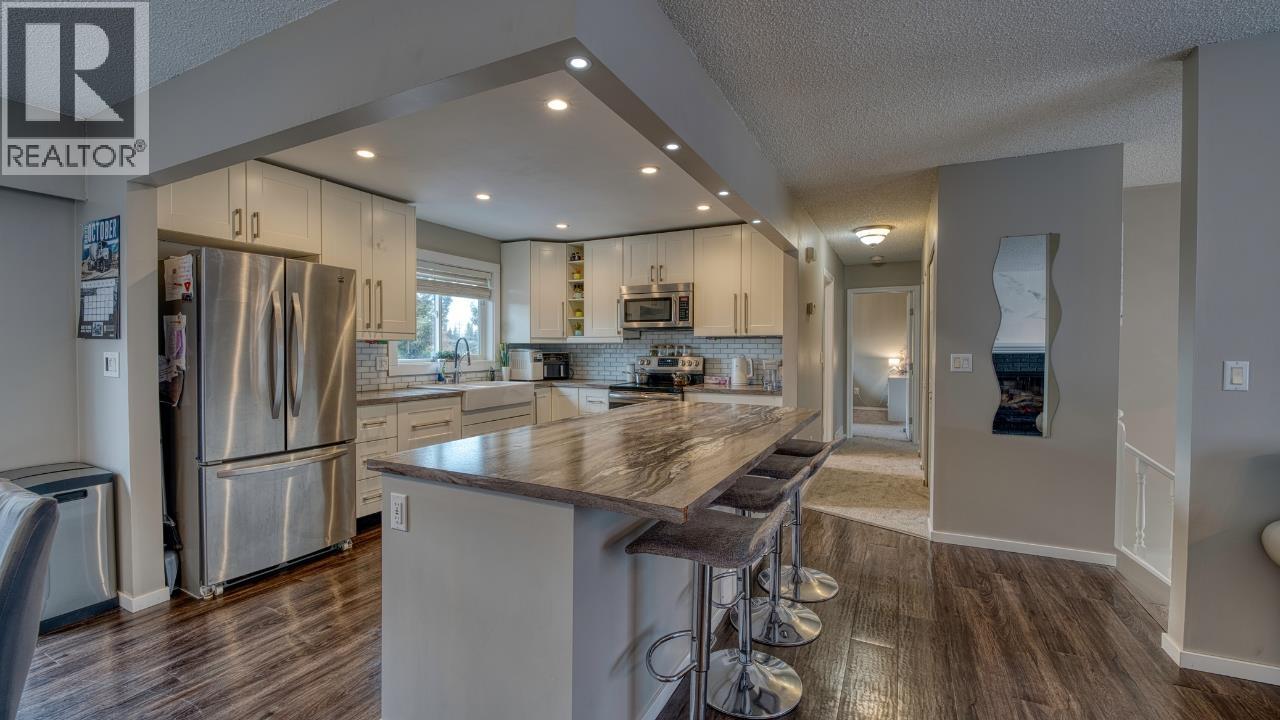 11416 92 STREET - 6