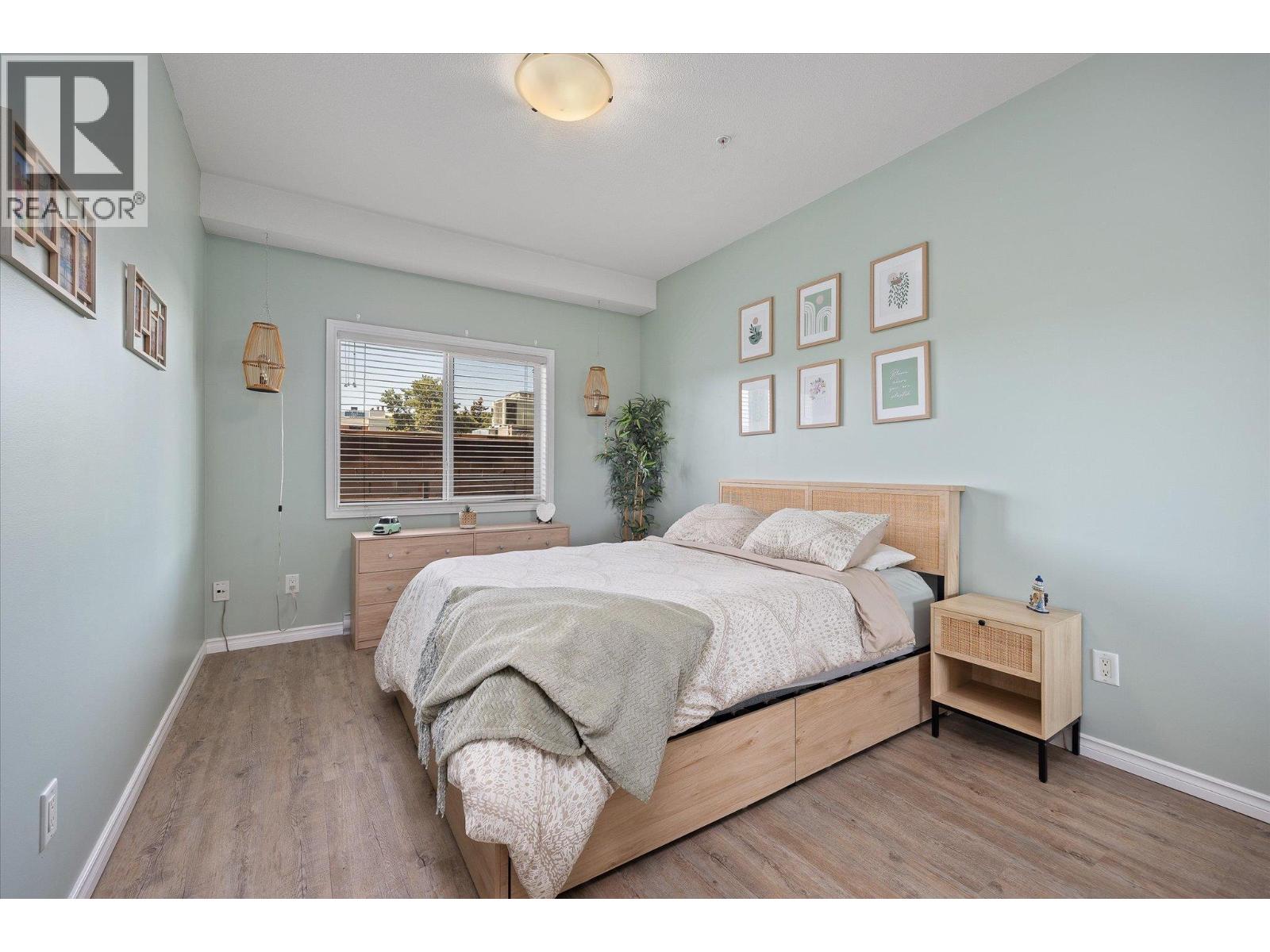 #204 1125 BERNARD AVENUE - 17