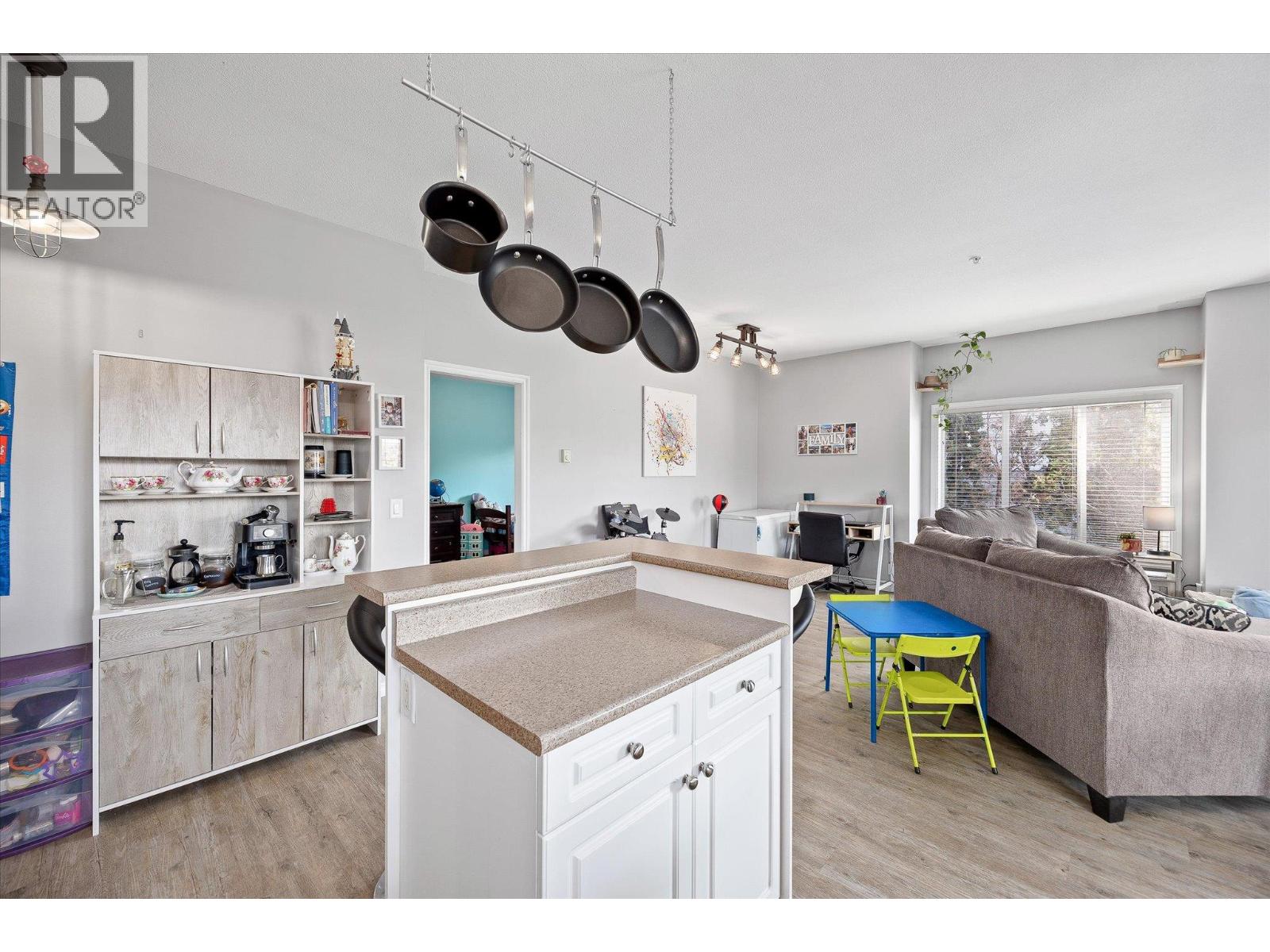 #204 1125 BERNARD AVENUE - 8