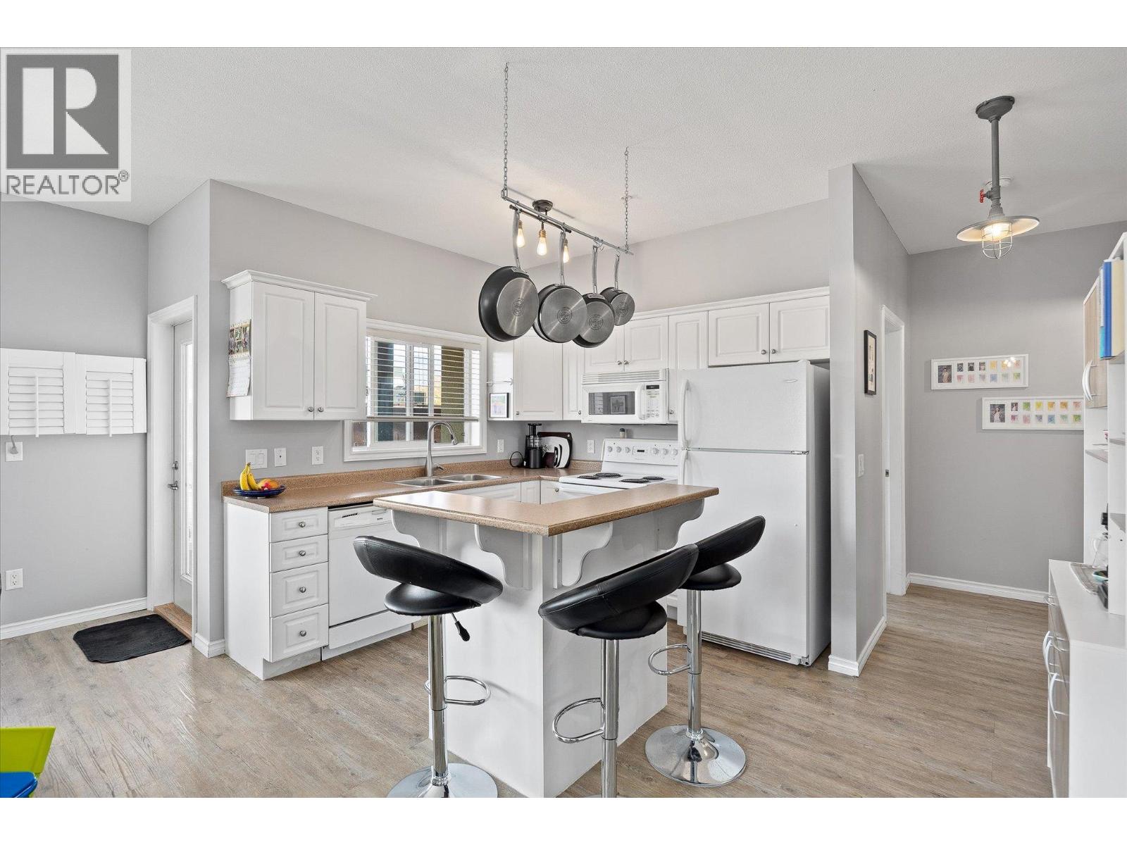 1125 Bernard Avenue Unit# 204 - Main photo, Kelowna, British Columbia