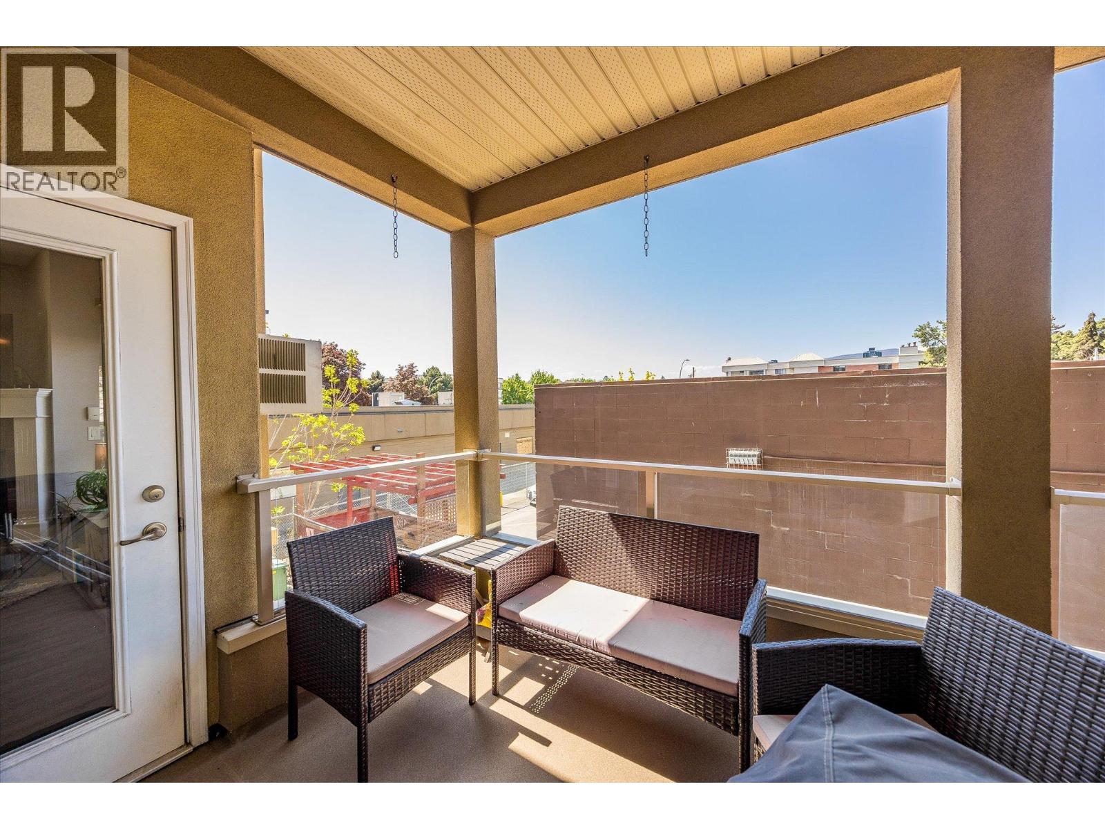 #204 1125 BERNARD AVENUE - 22