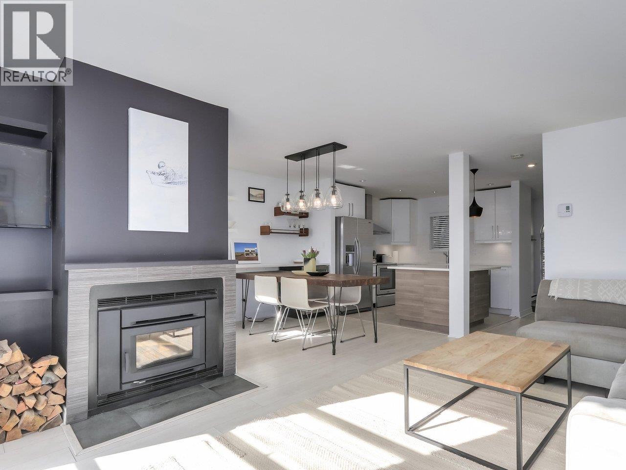 29 900 W 17TH STREET, North Vancouver