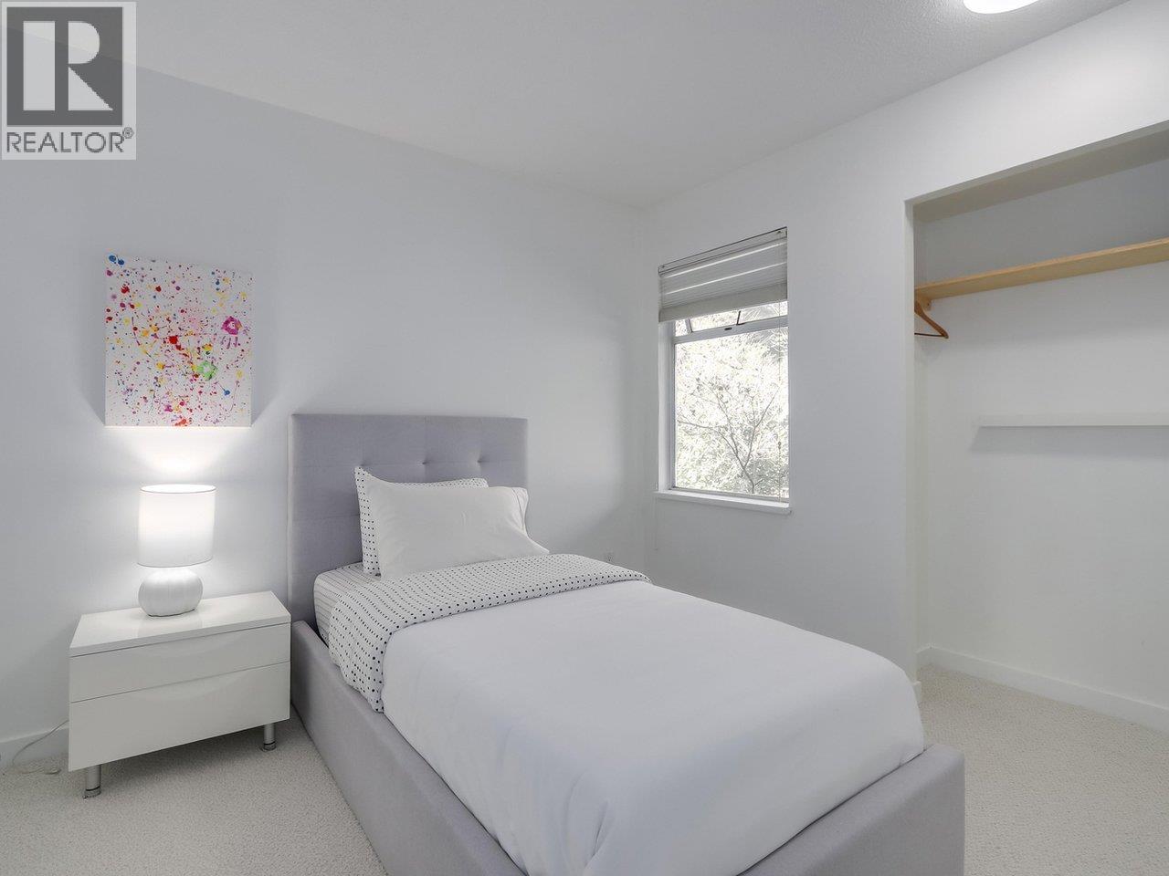 29 900 W 17TH STREET, North Vancouver