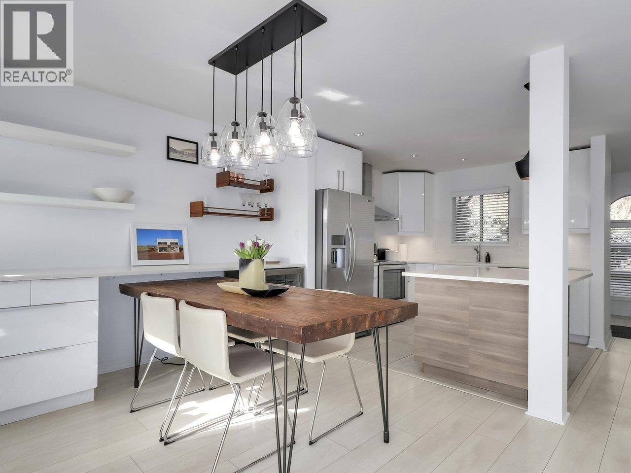 29 900 W 17TH STREET, North Vancouver