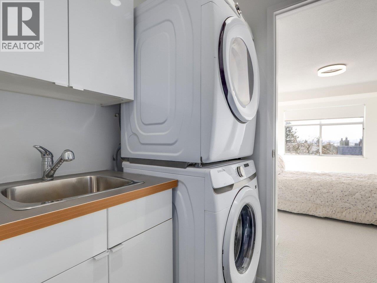 29 900 W 17TH STREET, North Vancouver