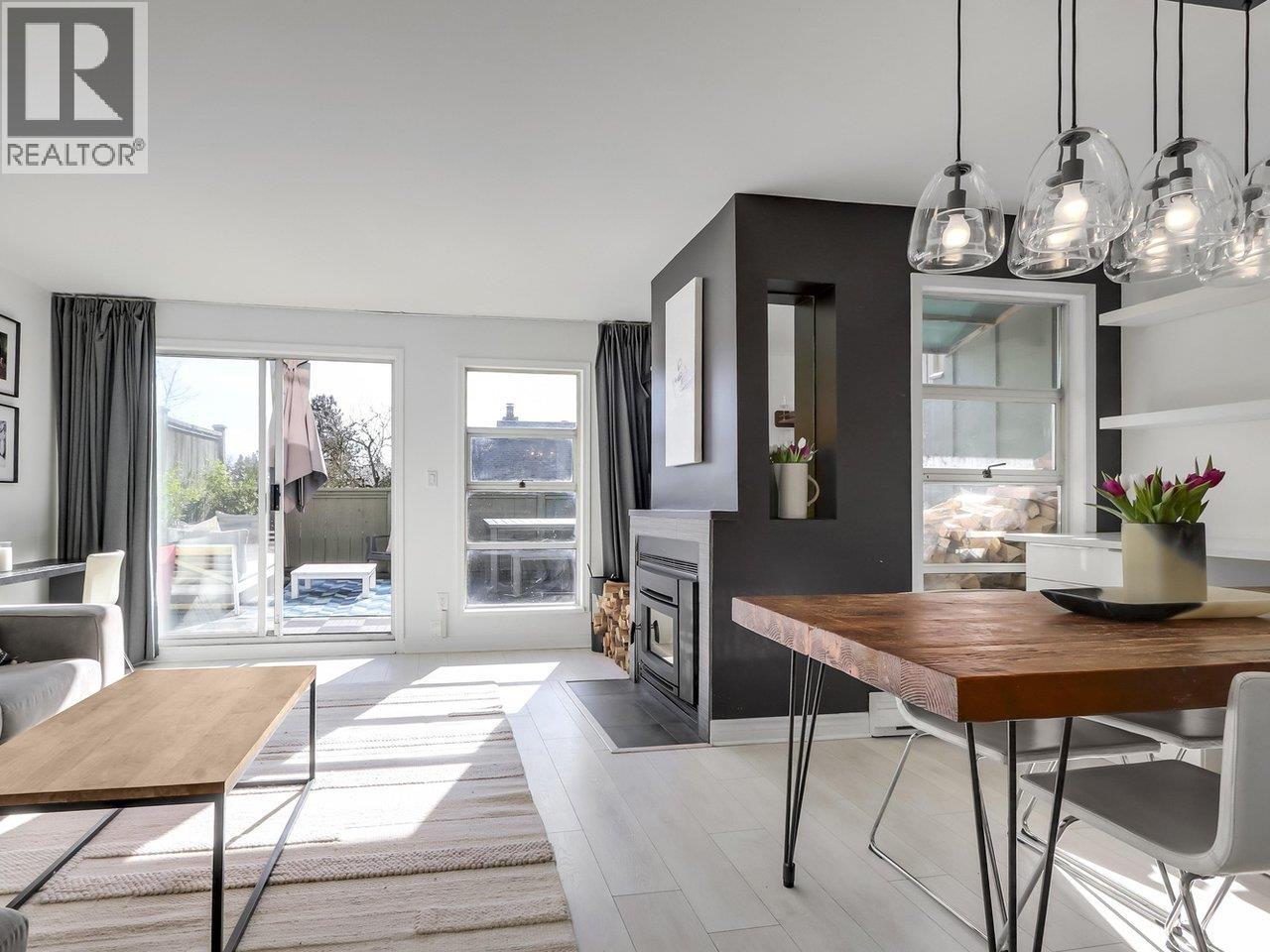 29 900 W 17TH STREET, North Vancouver