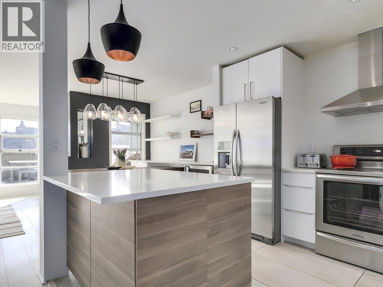 29 900 W 17TH STREET, North Vancouver