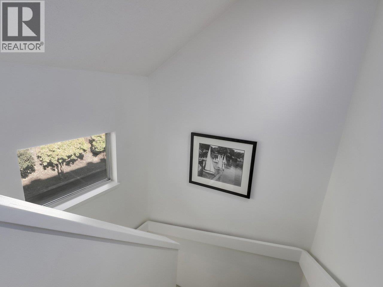 29 900 W 17TH STREET, North Vancouver