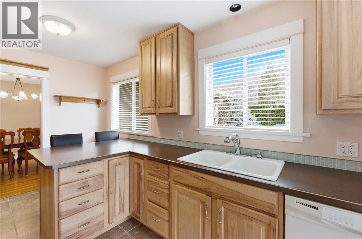 201 Ritchie Avenue, Trail