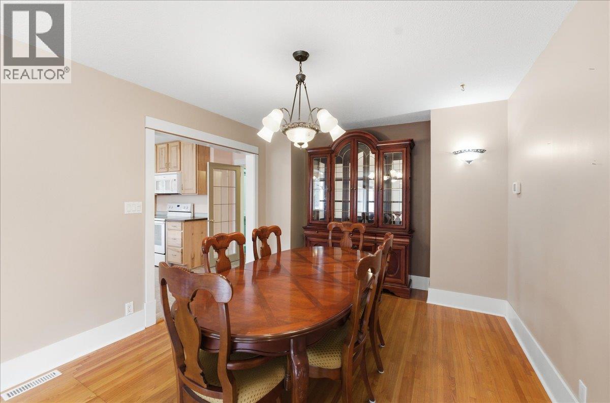 201 Ritchie Avenue, Trail