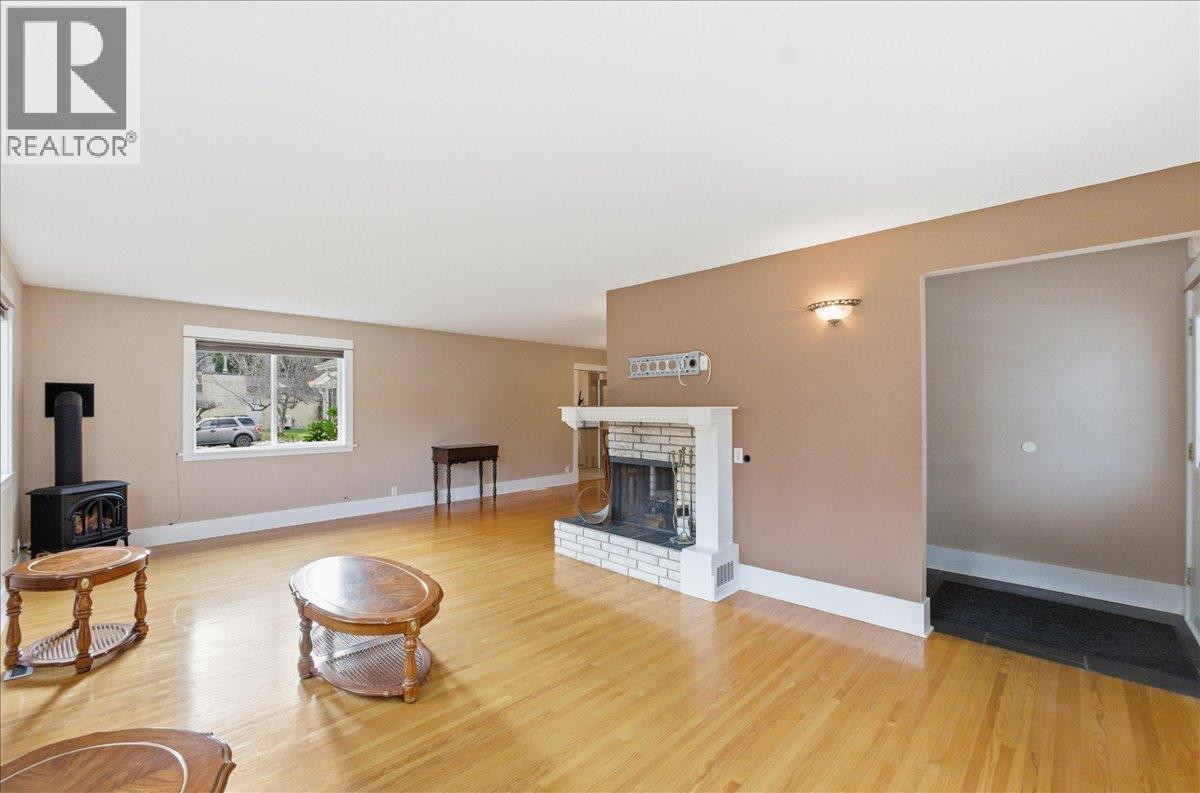 201 Ritchie Avenue, Trail