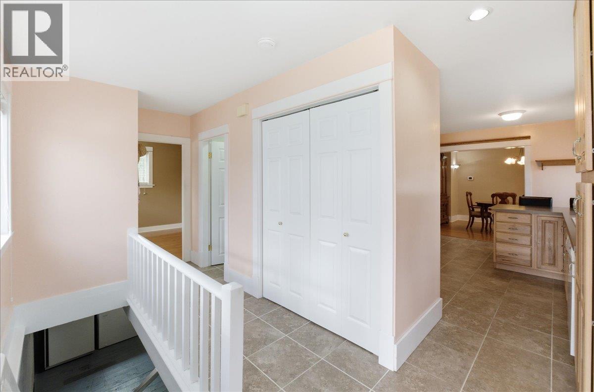 201 Ritchie Avenue, Trail