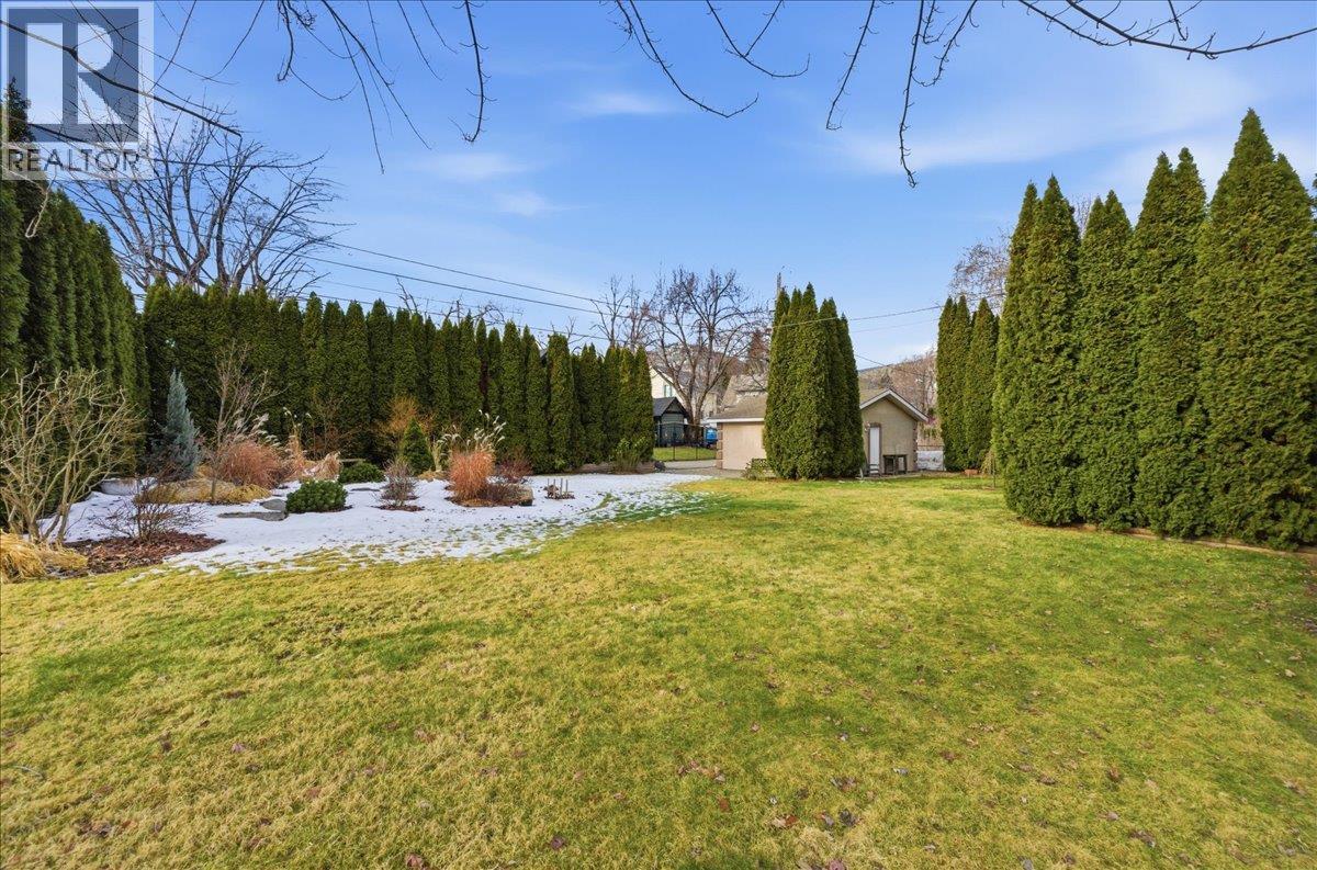 201 Ritchie Avenue, Trail