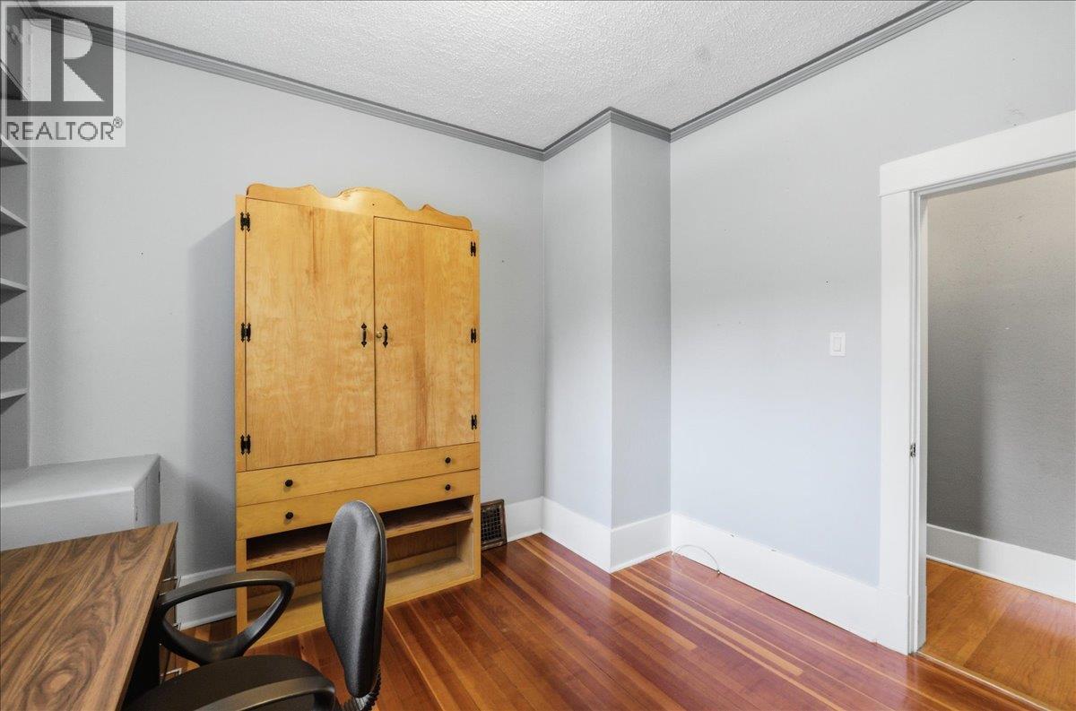 201 Ritchie Avenue, Trail