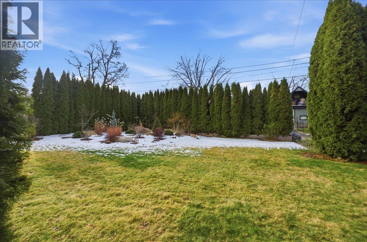 201 Ritchie Avenue, Trail