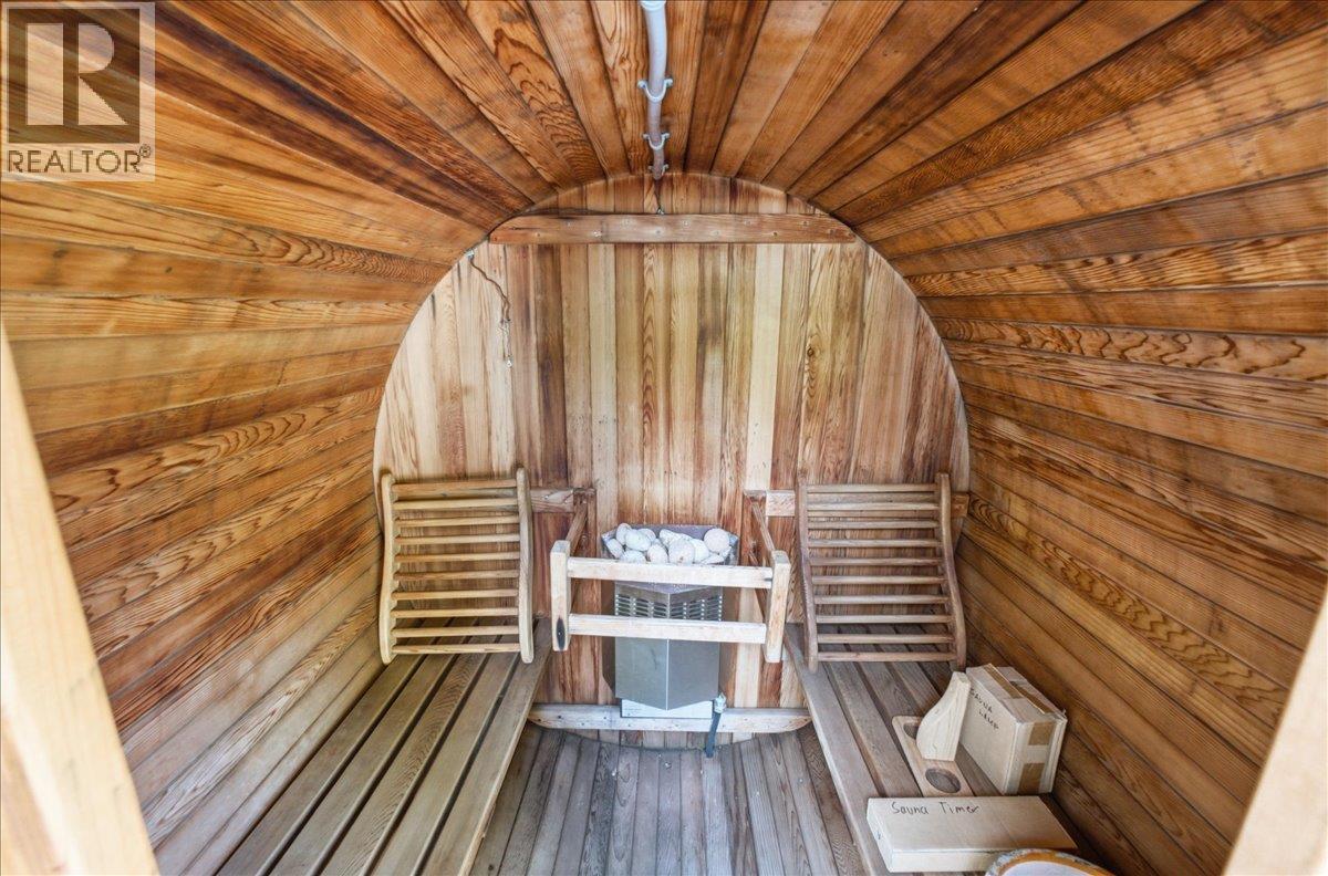 201 Ritchie Avenue, Trail