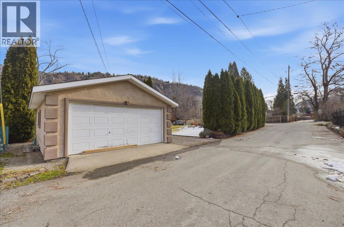 201 Ritchie Avenue, Trail